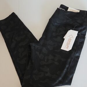 BSP Women's Black Camouflage Fleece Lined Leggings Size Large NWT